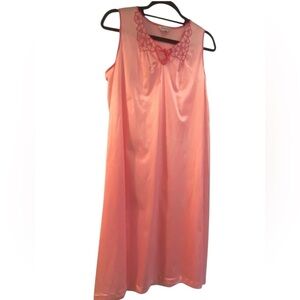 Vanity Fair Women’s vintage Pink midi sleeveless Nightgown new with tags M/L